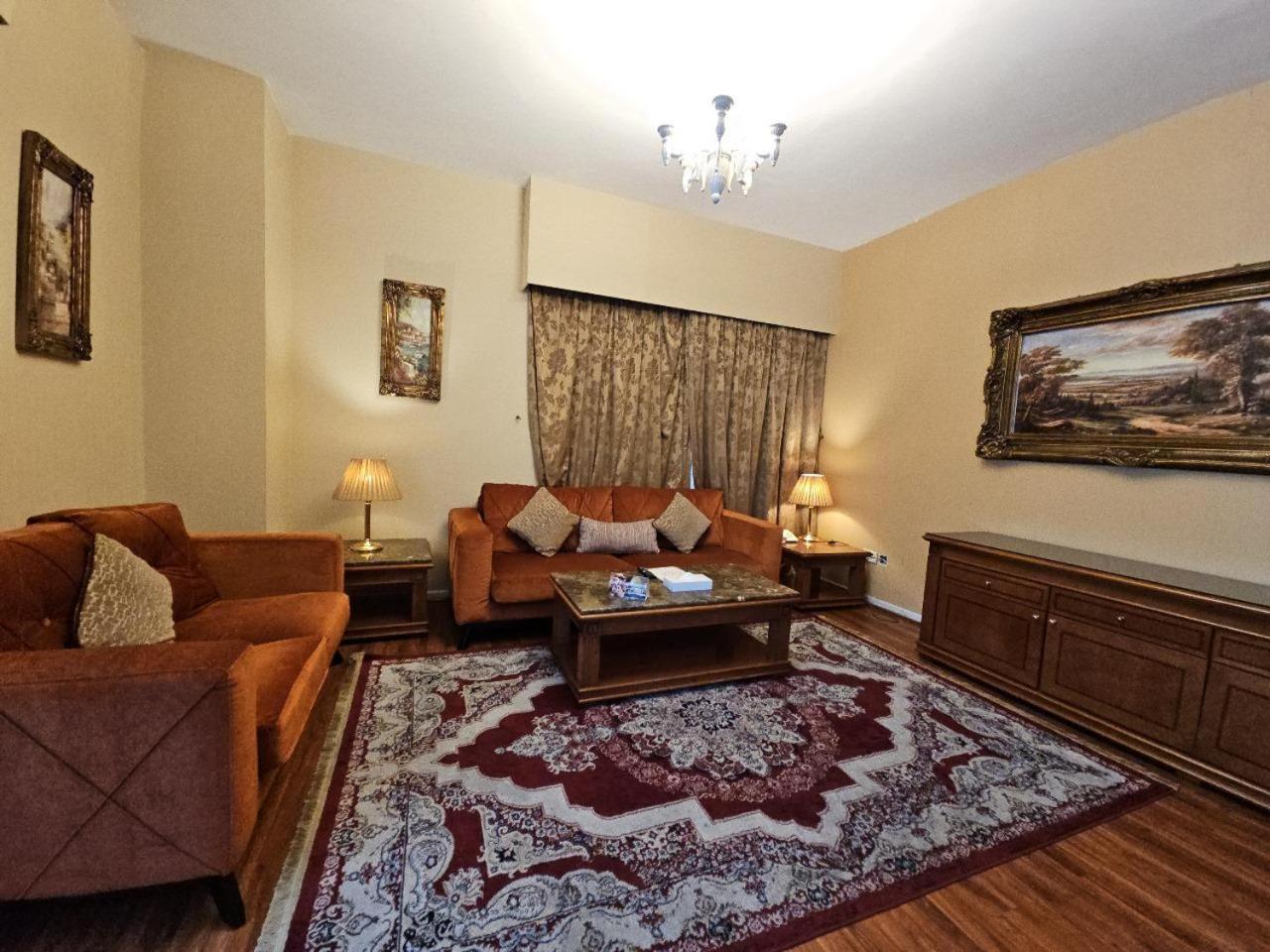 Royal Concorde Hotel & Suite Дубай Екстериор снимка